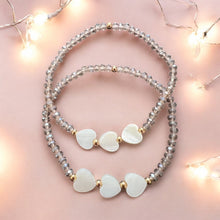 Charger l'image dans la galerie, Bracelet coeurs nacre