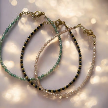 Charger l'image dans la galerie, Bracelet minimaliste et délicat en perles brillantes, scintillantes et acier inoxydable