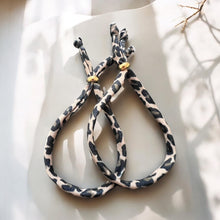 Charger l'image dans la galerie, Bracelet en tissu - Motif léopard chic et tendance