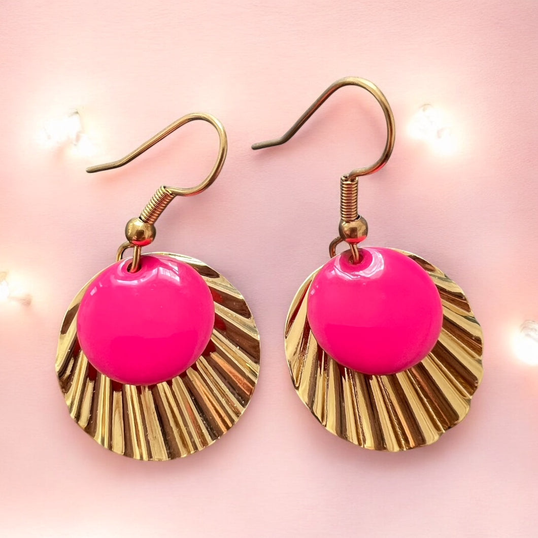 Boucles d'oreilles Néon Chic - Résine rose fluo et acier doré